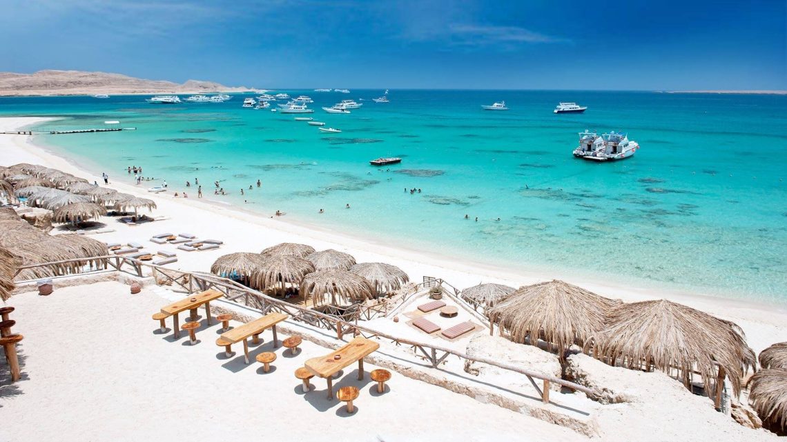 Hurghada: Kızıldeniz'in İncisi ve Tatil Paketleri