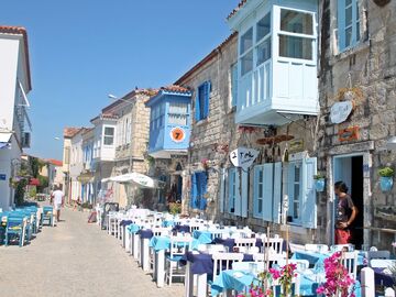 Domatia - Karina - Çeşme - Alaçatı Turu